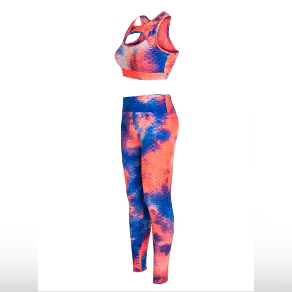 TIE-DYE WOMEN’S PRINT CUT OUT HONEYCOMB CROP TANK AND RUCHED LEGGINGS SET - Picture 2 of 3
